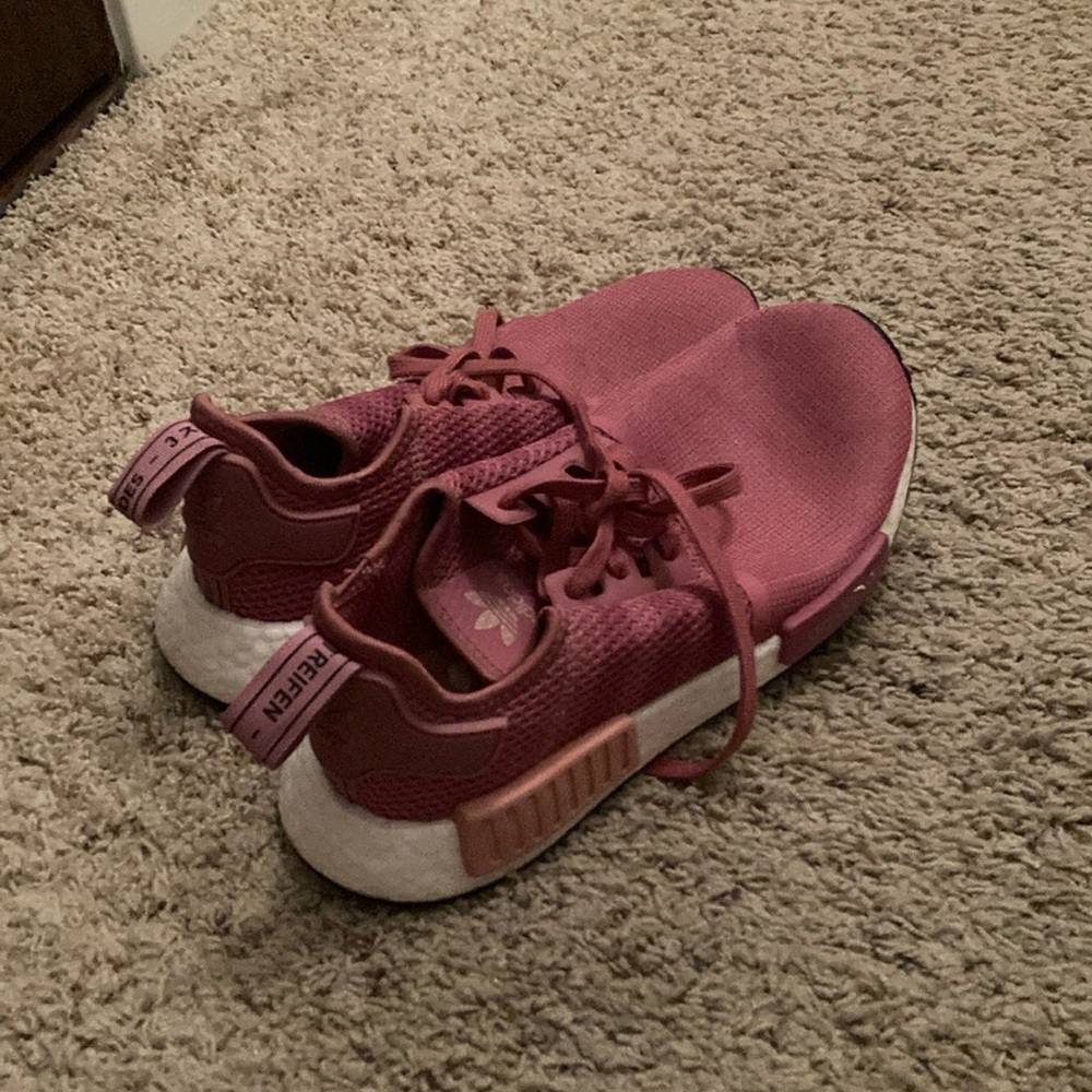 Adidas Pink Sneakers Classic Design